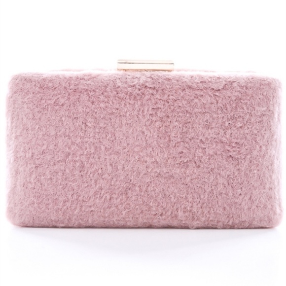 Luxe Label Handbags - GWEN FUZZY RECTANGLE FAUX FUR CLUTCH DUSTY PINK